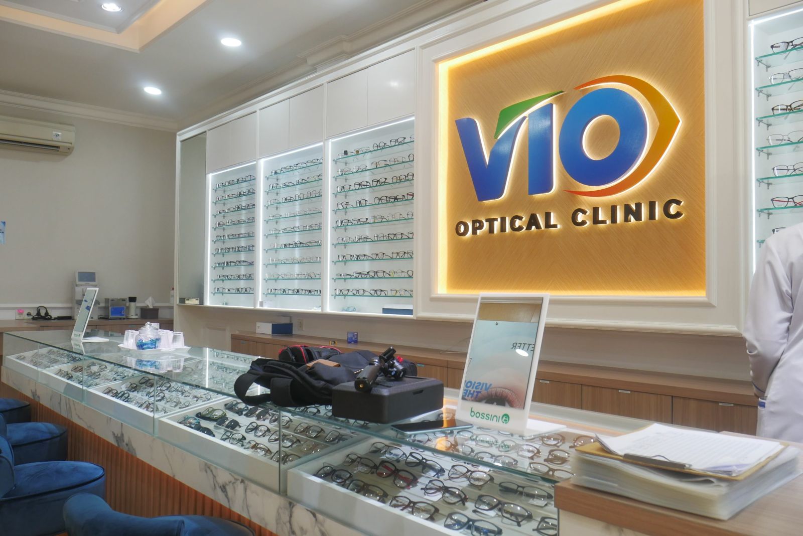 Indo Optical Pusat: Solusi Kesehatan & Kecantikan yang Menghargai Waktu Anda